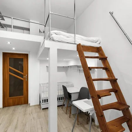 Koszykarska Mezzanine By Bookinghost * Krakkó