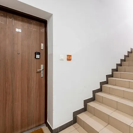 Koszykarska Mezzanine By Bookinghost Krakkó